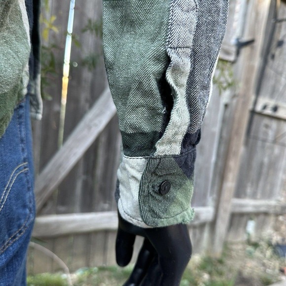 AKDMKS Akademiks Mens Flannel Size Large Green Multicolor Plaid Button Spellout - Picture 11 of 13